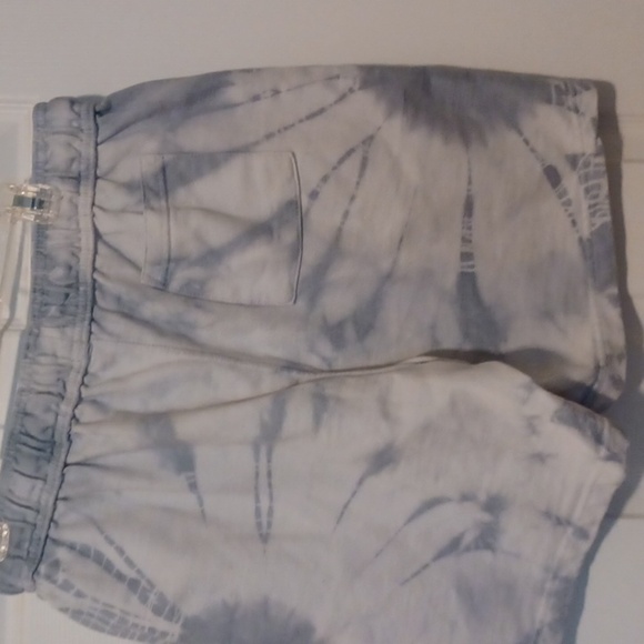 💙🌺Men's Gray Tie-Dye Shorts - Picture 8 of 9